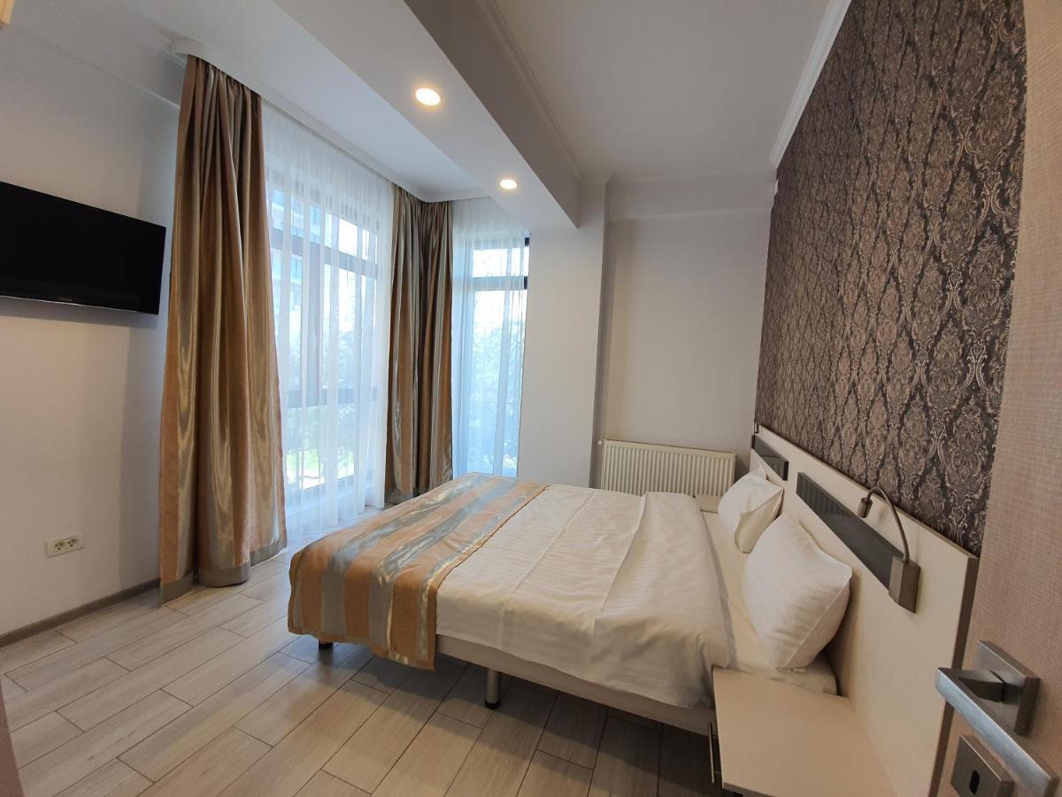 Apartment Lotus 7 Silver *